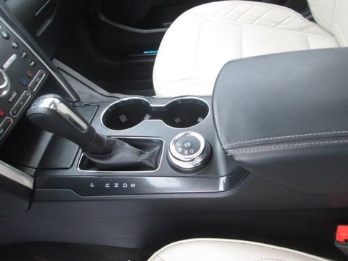 Used 2018 Ford Explorer Platinum image 7