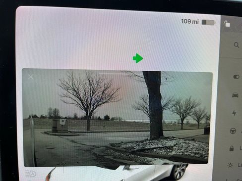 Used 2022 Tesla Model Y Long Range image 33