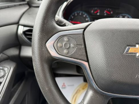 Used 2021 Chevrolet Traverse LS image 33