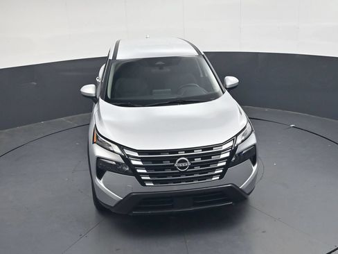 Used 2025 Nissan Rogue SV FWD image 32
