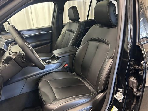 New 2026 Jeep Grand Cherokee Limited AWD/4WD image 8