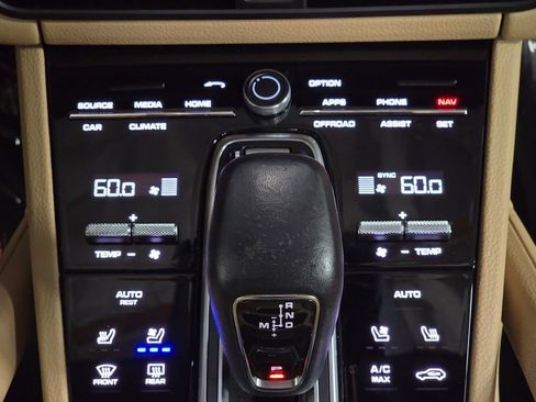 Certified 2023 Porsche Cayenne AWD/4WD image 19