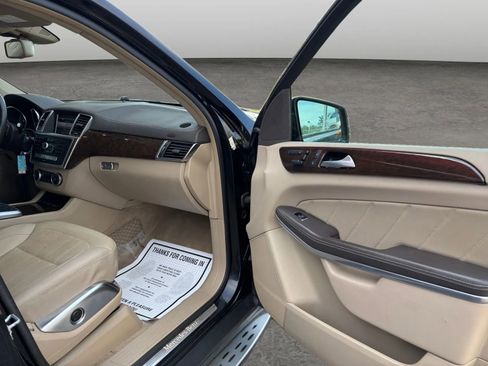 Used 2013 Mercedes-Benz GL 450 4MATIC image 19
