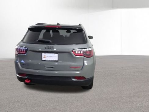 Used 2023 Jeep Compass Trailhawk image 9
