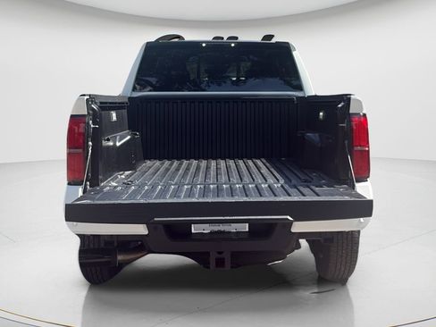 Used 2024 Toyota Tacoma SR5 w/ SR5 Upgrade Package RWD image 9