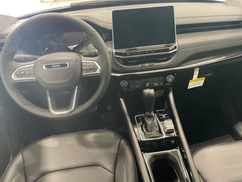 New 2025 Jeep Compass Limited w/ Sun & Sound Group image 9