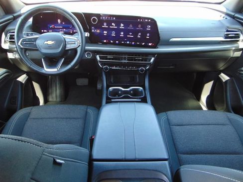 Used 2024 Chevrolet Traverse LT AWD/4WD image 22