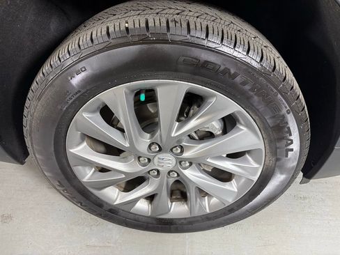 Used 2025 Buick Enclave Preferred image 10