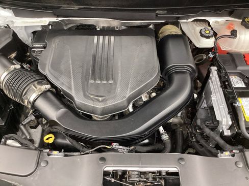 Used 2024 Chevrolet Traverse RS image 40