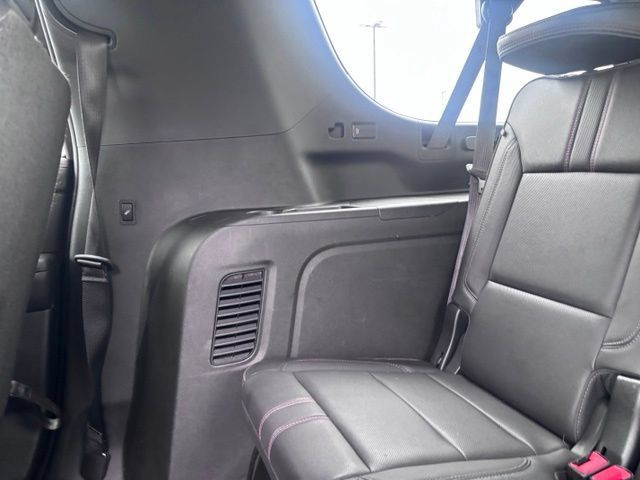 Used 2022 Chevrolet Suburban RST w/ Luxury Package AWD/4WD image 50