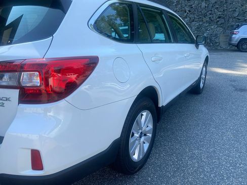 Used 2017 Subaru Outback 2.5i AWD/4WD image 30