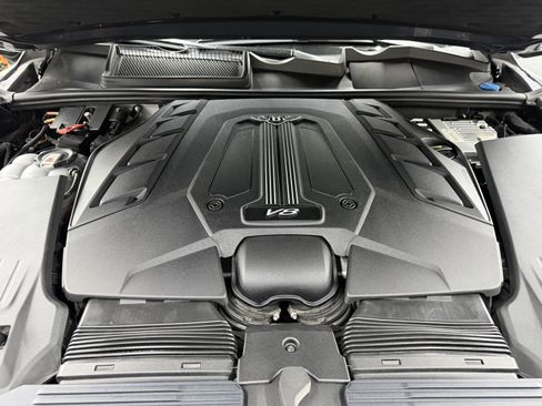 Used 2019 Bentley Bentayga image 26