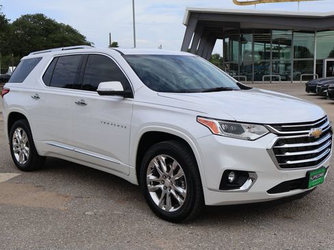 Used 2021 Chevrolet Traverse High Country FWD image 4
