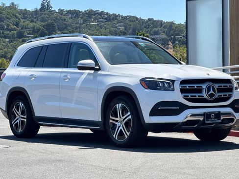 Used 2023 Mercedes-Benz GLS 450 4MATIC image 9