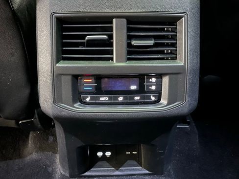 Used 2021 Volkswagen Atlas SEL Premium image 25