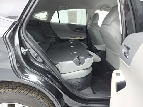 Used 2024 Toyota Venza XLE image 44