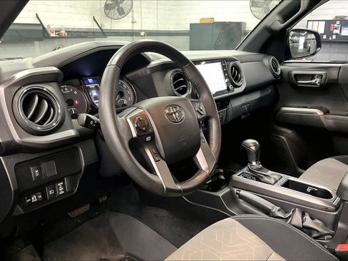 Used 2023 Toyota Tacoma TRD Off-Road image 17