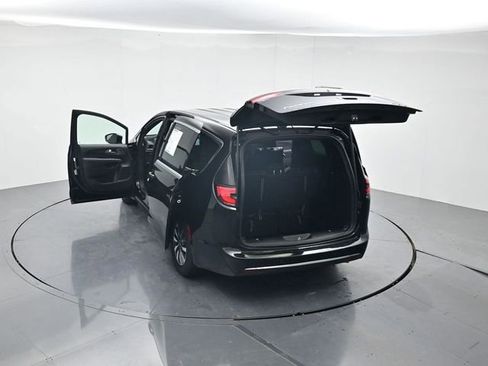 Used 2025 Chrysler Pacifica Select FWD image 45
