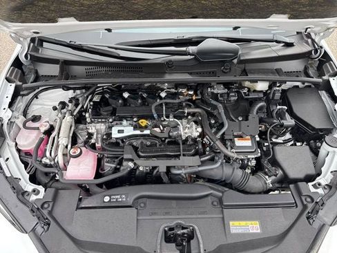 Used 2024 Toyota Prius Prime Premium image 2