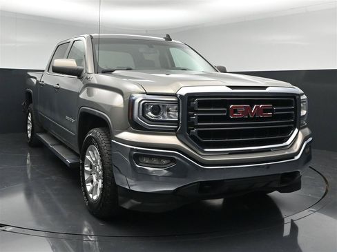Used 2017 GMC Sierra 1500 SLE w/ SLE Value Package AWD/4WD image 1