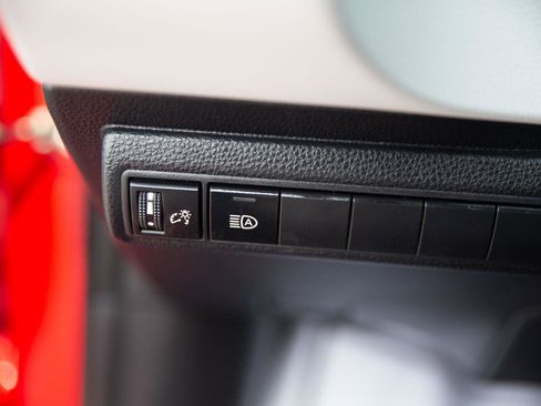 Used 2025 Toyota Corolla SE image 17