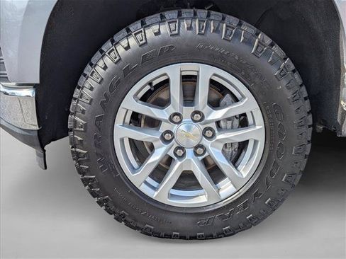 Used 2021 Chevrolet Silverado 1500 LTZ w/ Technology Package AWD/4WD image 9