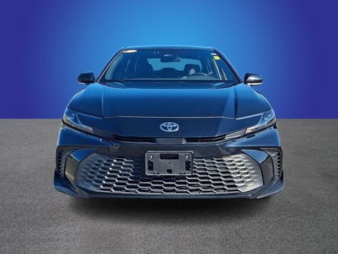 Used 2025 Toyota Camry SE FWD image 2