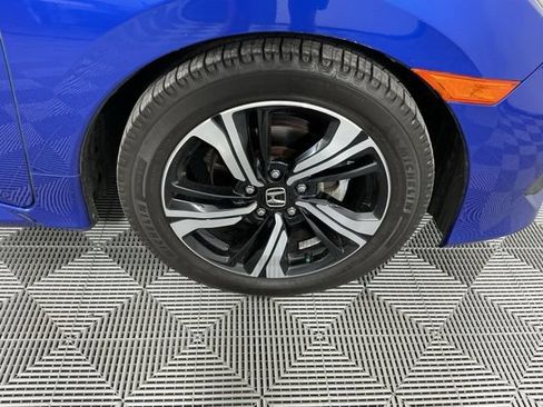 Used 2018 Honda Civic Touring image 15