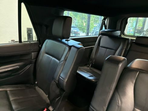 Used 2021 Ford Expedition Max XLT image 21