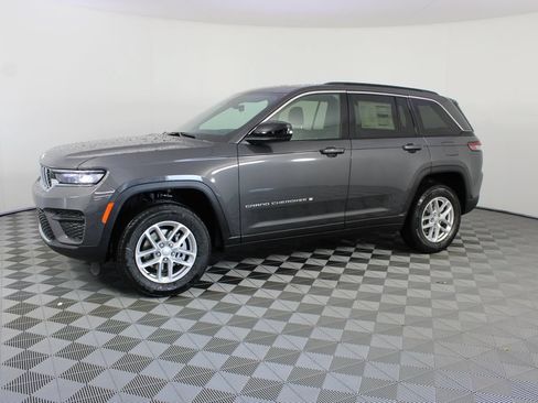 New 2026 Jeep Grand Cherokee Laredo AWD/4WD image 2