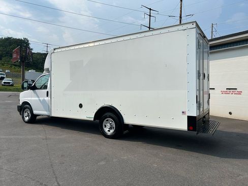 Used 2023 Chevrolet Express 3500 w/ Power Convenience Package RWD image 3