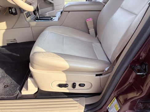 Used 2007 Ford Explorer Sport Trac Limited RWD image 33