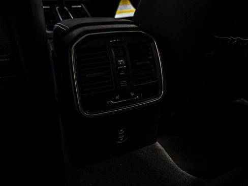 Certified 2025 Porsche Macan image 29