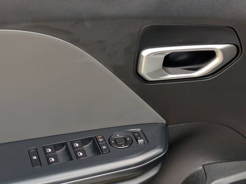 Used 2025 Kia K4 FWD image 13