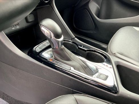 Used 2024 Buick Encore GX Sport Touring image 15