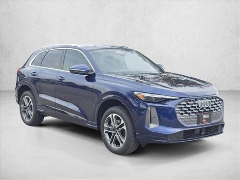 New 2025 Audi Q5 Premium w/ Convenience Package image 3