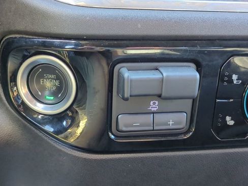 Used 2025 Chevrolet Silverado 1500 LT image 19