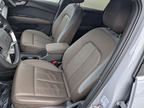 Used 2023 Audi Q4 e-tron Premium w/ Convenience Package image 17