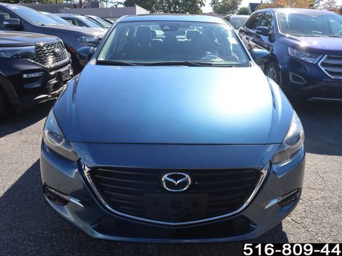 Used 2018 MAZDA MAZDA3 Grand Touring image 2