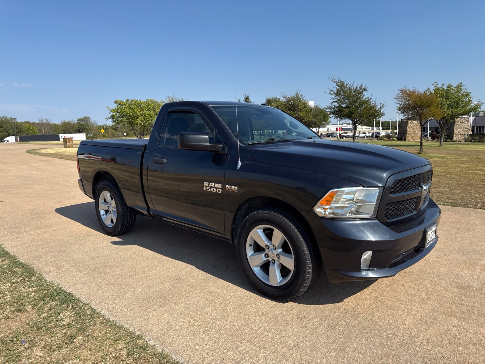 Used 2013 RAM 1500 Express RWD image 3