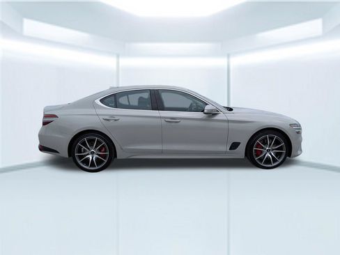 Used 2025 Genesis G70 2.5T RWD image 7