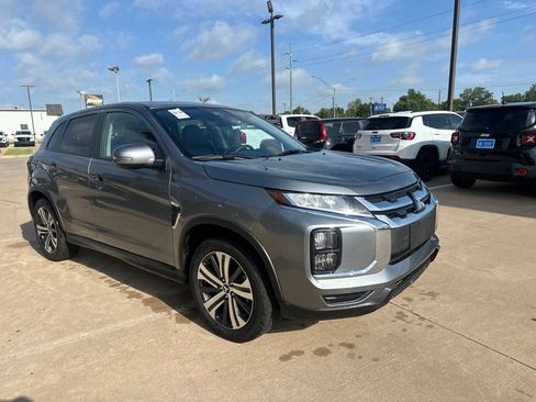 Used 2025 Mitsubishi Outlander Sport SE AWD/4WD image 3