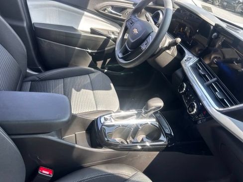 Used 2026 Chevrolet Trax LT FWD image 17