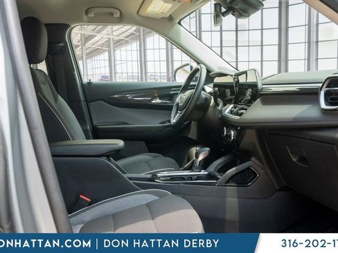 Used 2024 Chevrolet TrailBlazer LT w/ Convenience Package FWD image 26