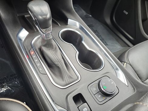 Certified 2022 Chevrolet Traverse Premier w/ Redline Edition image 11