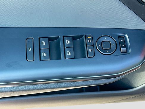 New 2025 Kia K4 LXS image 17