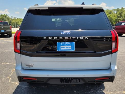 New 2025 Ford Expedition Active image 9