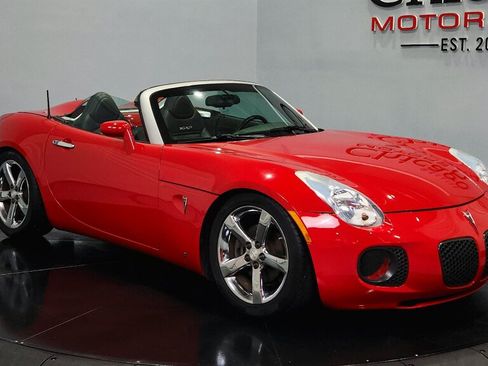 Used 2008 Pontiac Solstice GXP w/ Premium Package RWD image 2