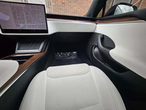 Used 2023 Tesla Model S AWD image 52