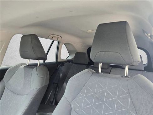 Used 2021 Toyota RAV4 XLE FWD image 17